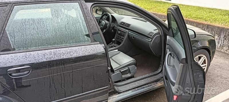 Usata Audi A4 150 CV (110 kW) 2004 Nero Station wagon