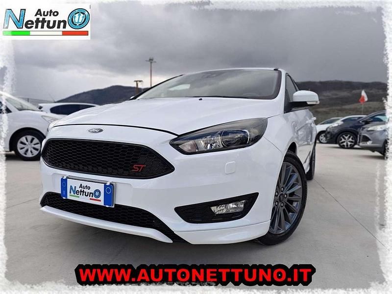 Usata Ford Focus ST-Line 140 CV (102 kW) 2018 Bianco Berlina