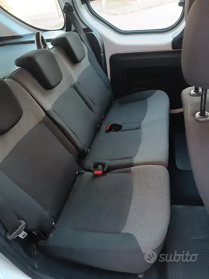 Usata Dacia Dokker Comfort 90 CV (66 kW) 2019 Bianco Monovolume