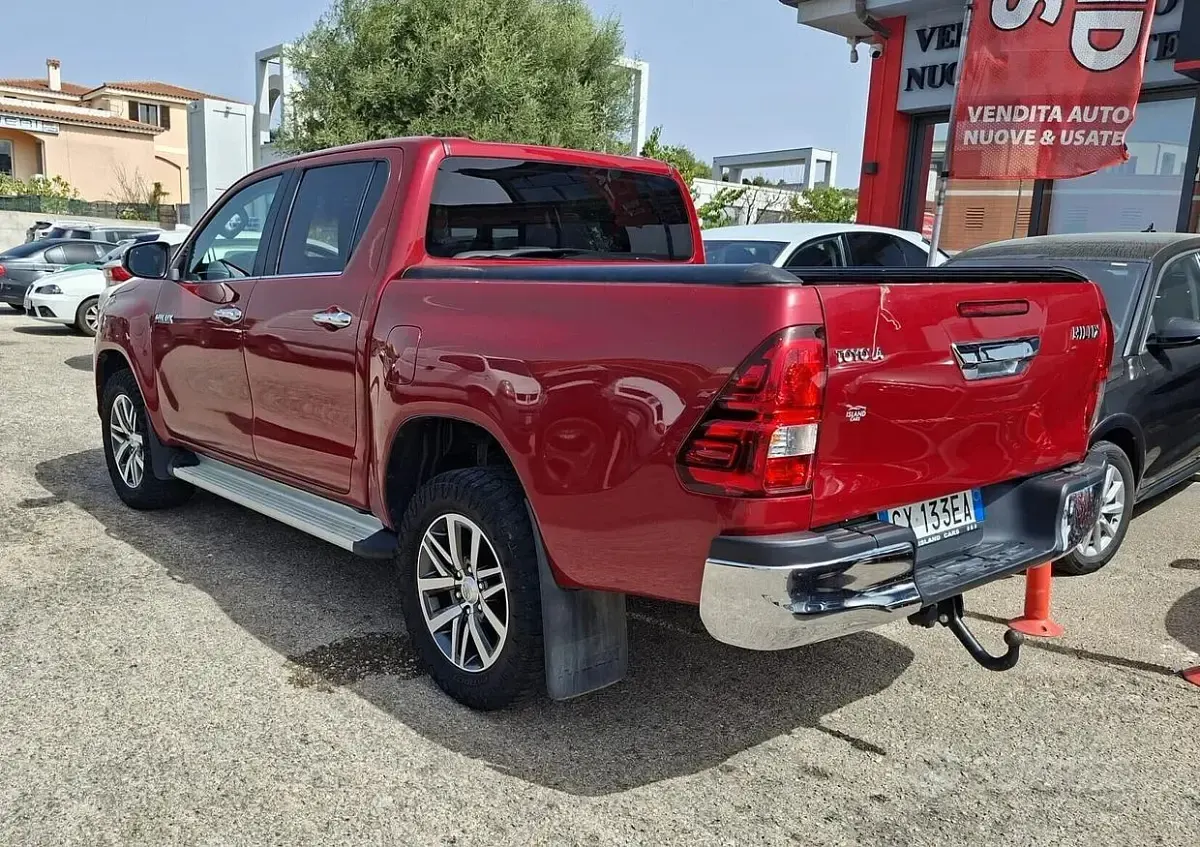 Usata Toyota HiLux Executive 150 CV (110 kW) 2018 Rosso Pick-up