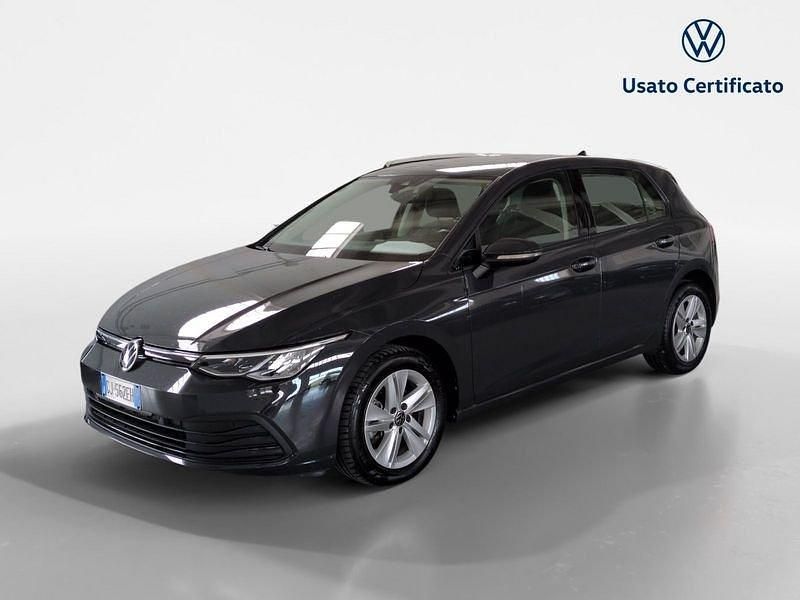 Usata VW Golf VIII Life 116 CV (85 kW) 2022 Utilitaria