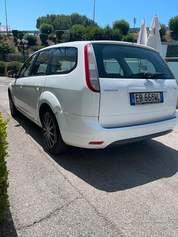 Usata Ford Focus 109 CV (80 kW) 2010 Station wagon