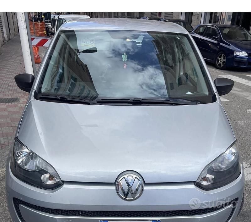 Usata VW up! 60 CV (44 kW) 2015 Grigio Utilitaria