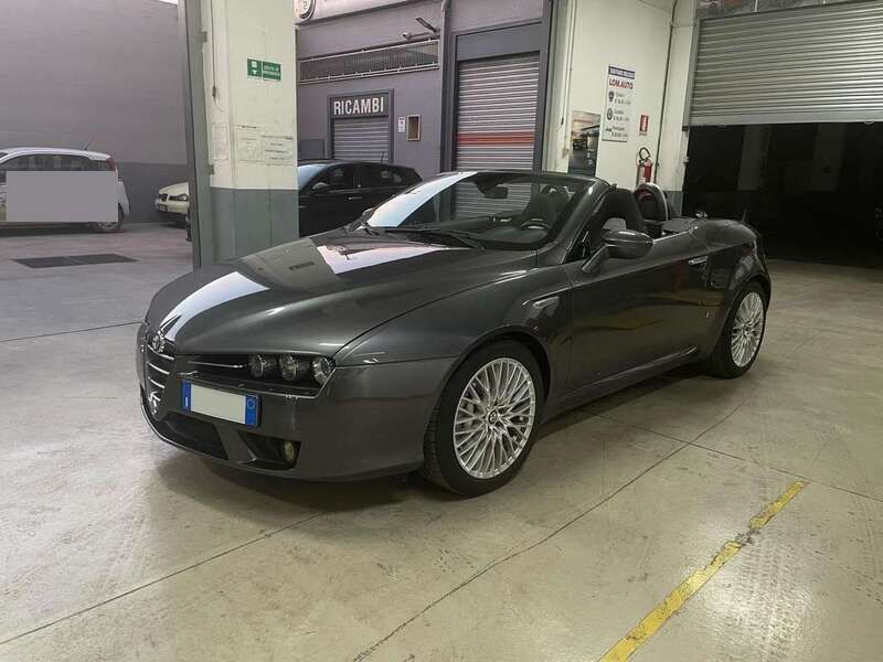 Usata Alfa Romeo Spider 200 CV (147 kW) 2010 Grigio Cabrio