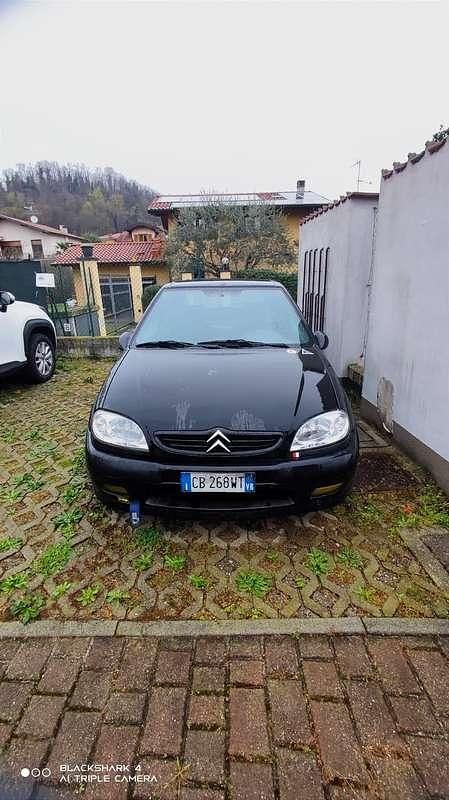 Usata Citroën Saxo 98 CV (72 kW) 2002 Nero Utilitaria