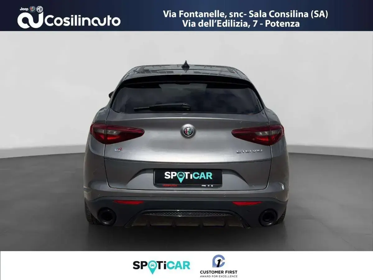 Usata Alfa Romeo Stelvio Executive 280 CV (205 kW) 2017 Grigio SUV