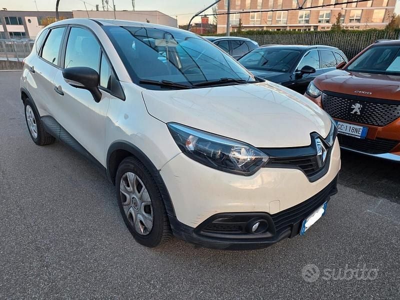 Beige Usata 2013 Renault Captur Zen SUV | 6500 € (Super prezzo) - Immagine 1/4