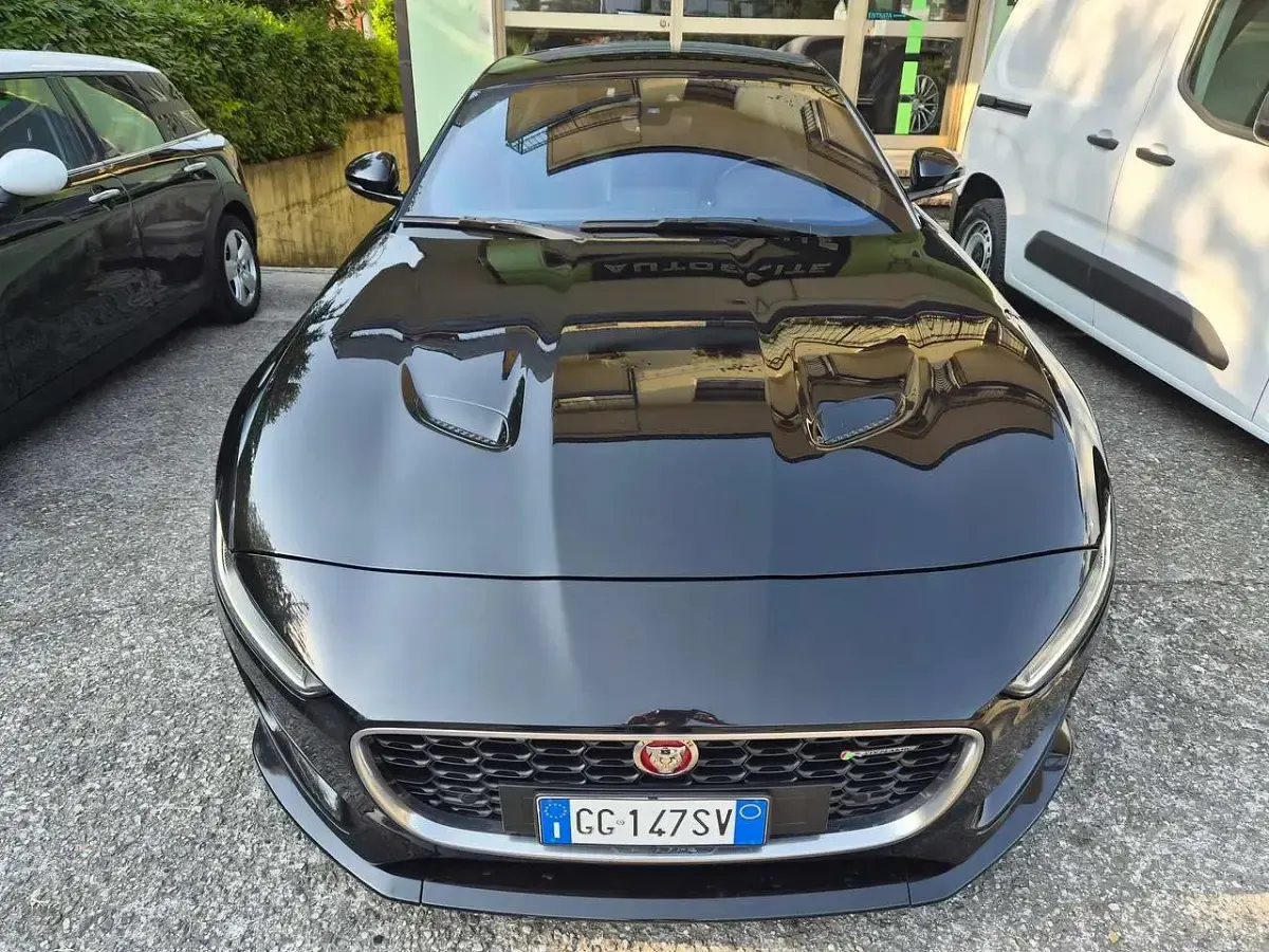 Usata Jaguar F-Type R-Dynamic 300 CV (220 kW) 2022 Nero Coupé