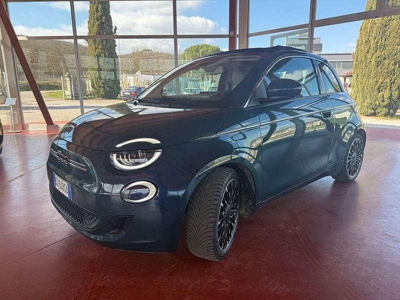 Usata Fiat 500e 69 kW (95 CV) 2021 Blu Cabrio