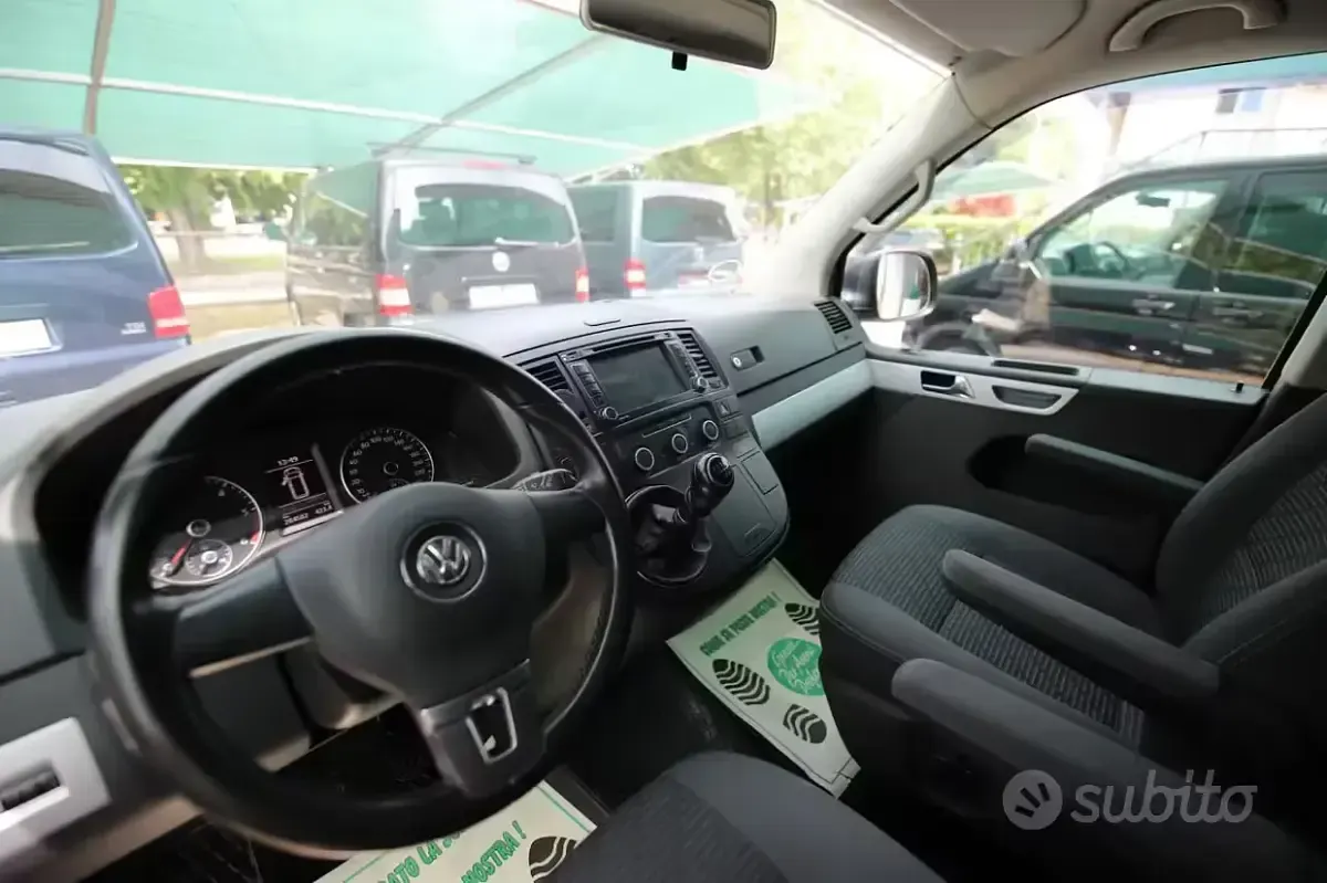 Usata VW Multivan 140 CV (102 kW) 2010 Grigio Monovolume