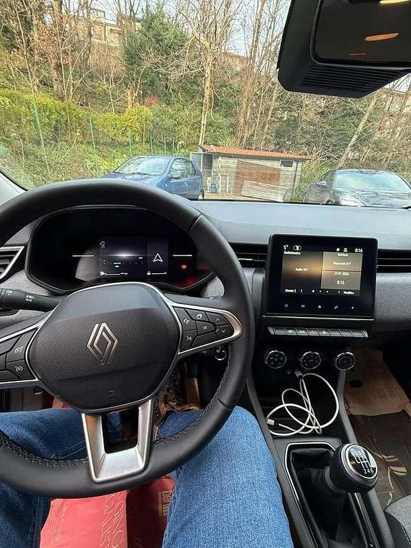 Usata Renault Clio V Evolution 101 CV (74 kW) 2024 Grigio Berlina