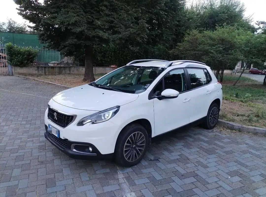 Usata Peugeot 2008 Allure 83 CV (61 kW) 2019 Bianco SUV