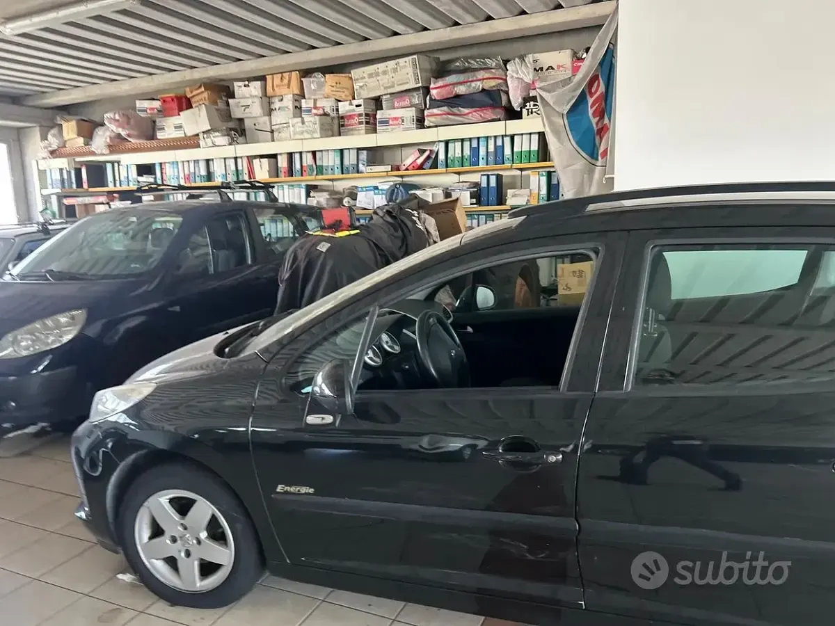 Usata Peugeot 207 73 CV (53 kW) 2010 Nero Berlina