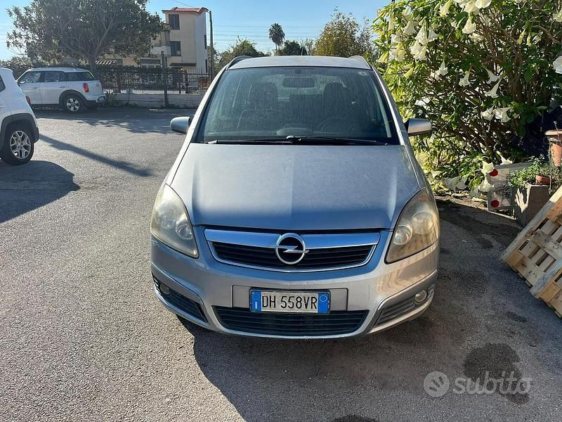 Blu Usata 2007 Opel Zafira Cosmo Monovolume | 2200 € (Buon prezzo) - Immagine 1/4