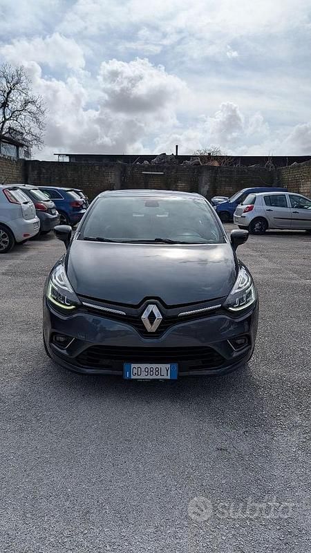 Usata Renault Clio IV Intens 90 CV (66 kW) 2019 Grigio Berlina