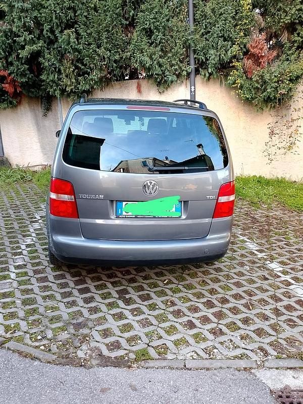 Grigio Usata 2004 VW Touran Highline Monovolume | 3700 € (Molto cara) - Immagine 1/4