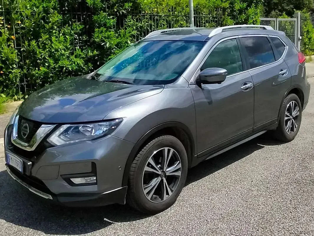 Usata Nissan X-Trail N-Connecta 131 CV (96 kW) 2017 Grigio SUV