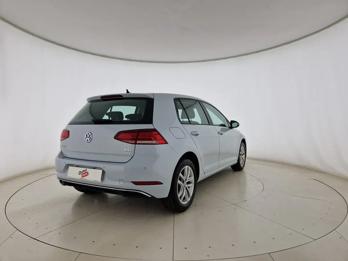 Usata VW Golf VII Business 110 CV (80 kW) 2017 White silver met Berlina