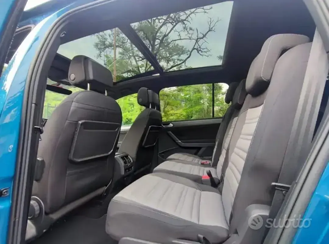 Usata VW Touran R-line 116 CV (85 kW) 2018 Blu Monovolume