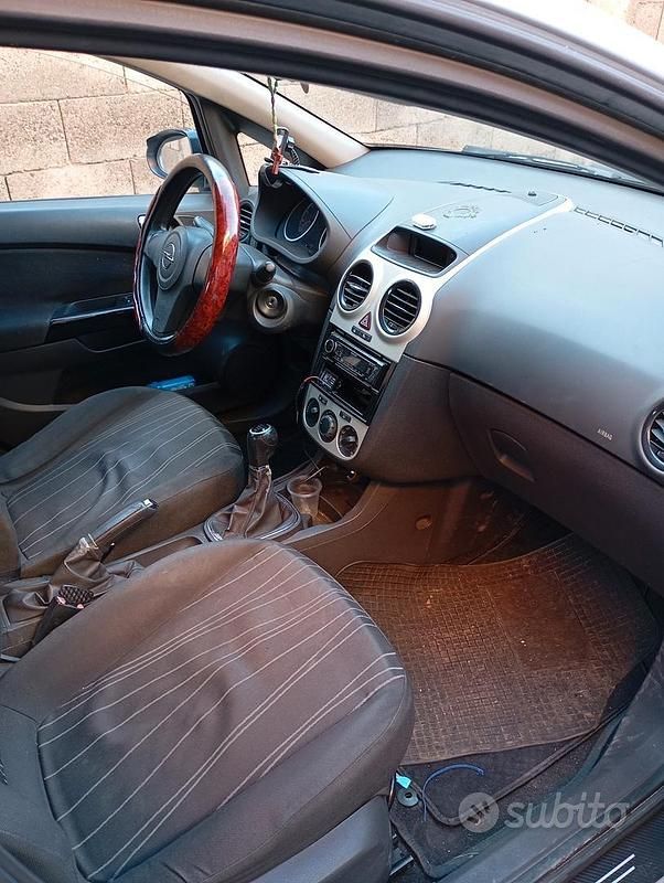 Usata Opel Corsa 54 CV (39 kW) 2008 Grigio Utilitaria