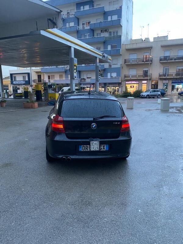 Usata BMW 118 176 CV (129 kW) 2008 Nero Utilitaria
