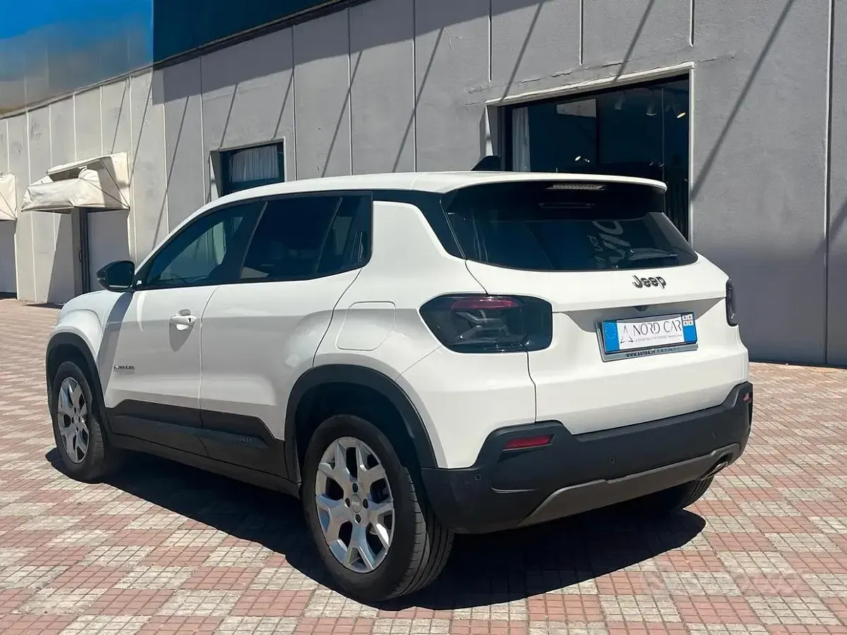 Usata Jeep Avenger Longitude 101 CV (74 kW) 2024 Bianco SUV