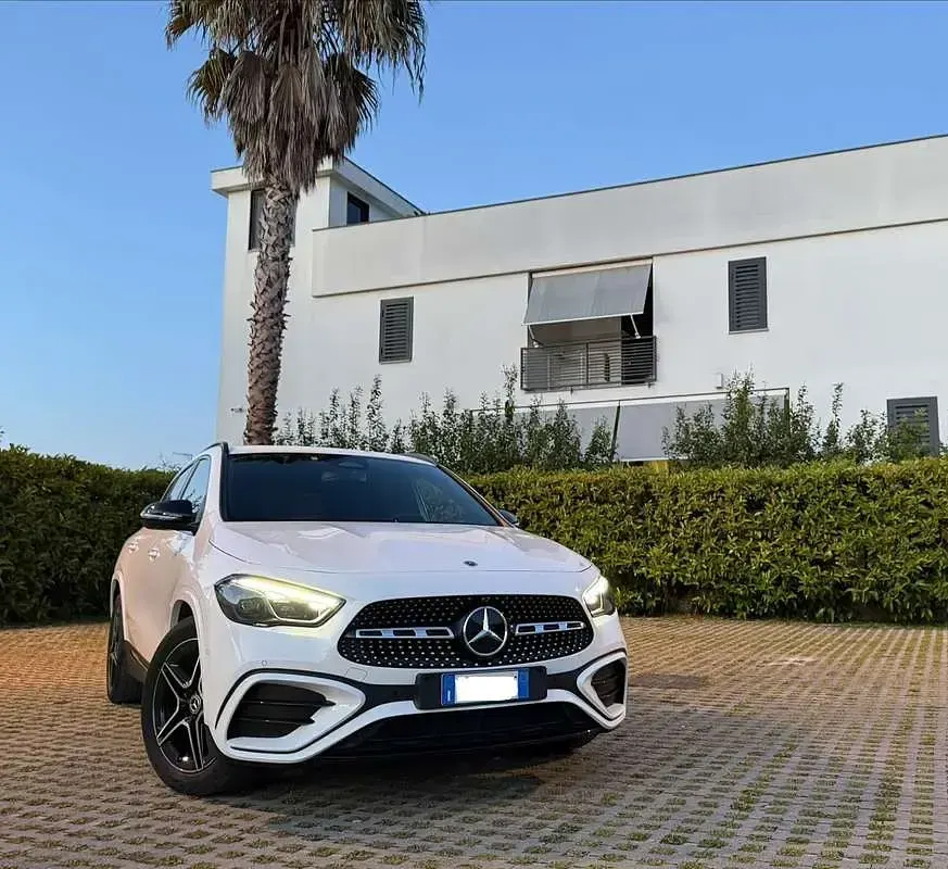 Usata Mercedes GLA200 Premium 150 CV (110 kW) 2024 SUV
