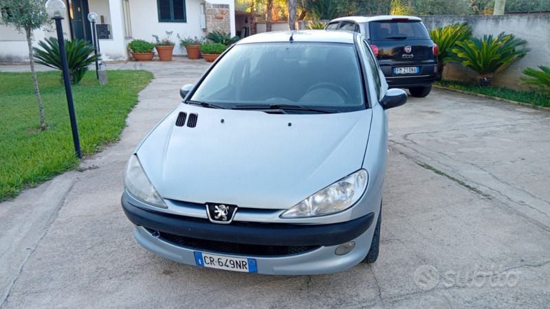 Usata Peugeot 206 75 CV (55 kW) 2005 Grigio Utilitaria