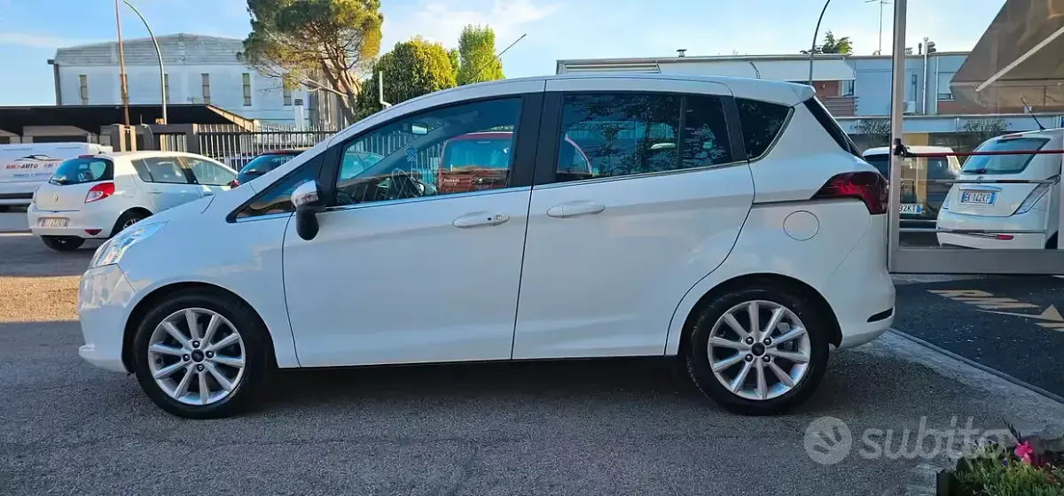 Usado Ford B-MAX Business Edition 75 CV (55 kW) 2014 Blanco Monovolumen