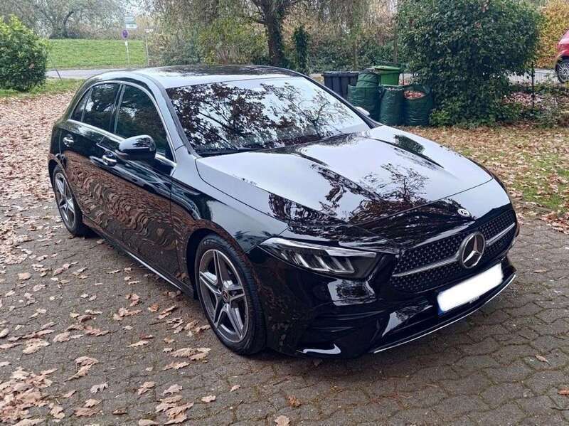 Usata Mercedes A180 AMG Line Premium 116 CV (85 kW) 2023 Nero Berlina