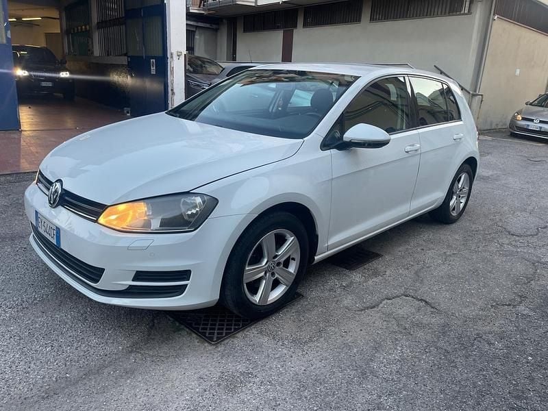 Usata VW Golf VII Highline 104 CV (76 kW) 2013 Bianco Berlina