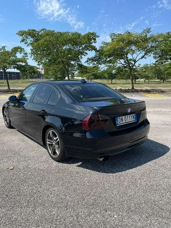 Usata BMW 320 177 CV (130 kW) 2008 Nero Berlina