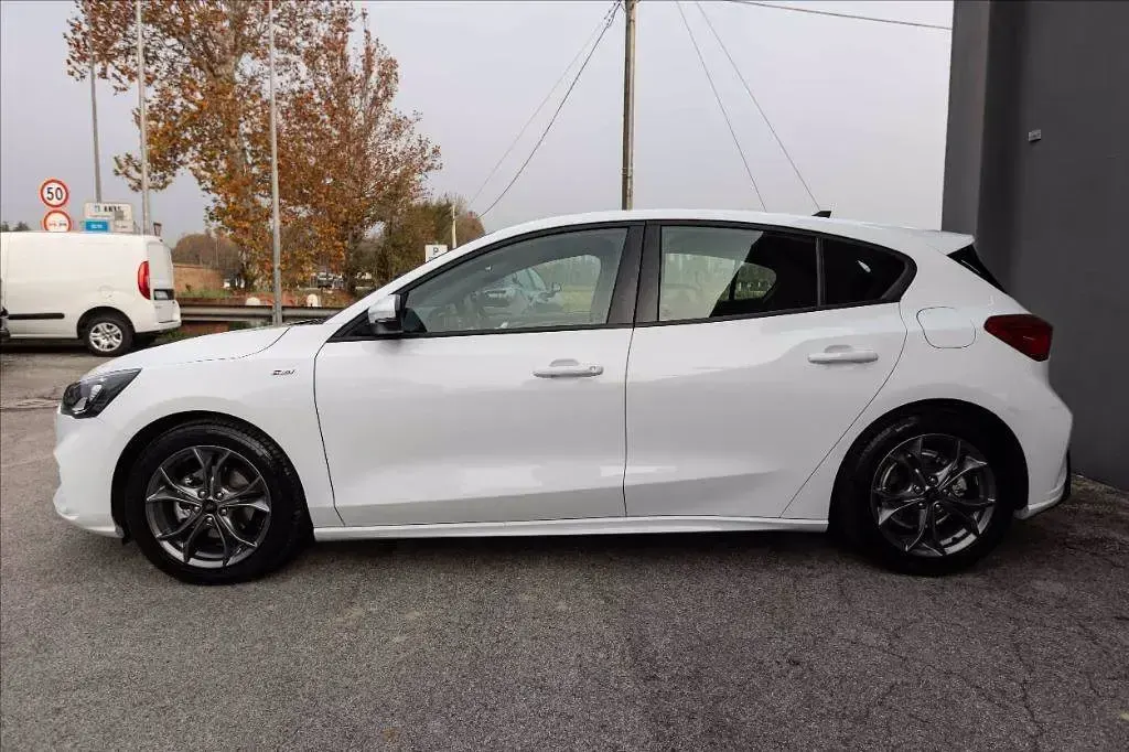 Usata Ford Focus ST-Line 125 CV (91 kW) 2022 Bianco Berlina