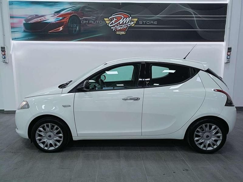 Usata Lancia Ypsilon Gold 69 CV (50 kW) 2013 Bianco Utilitaria