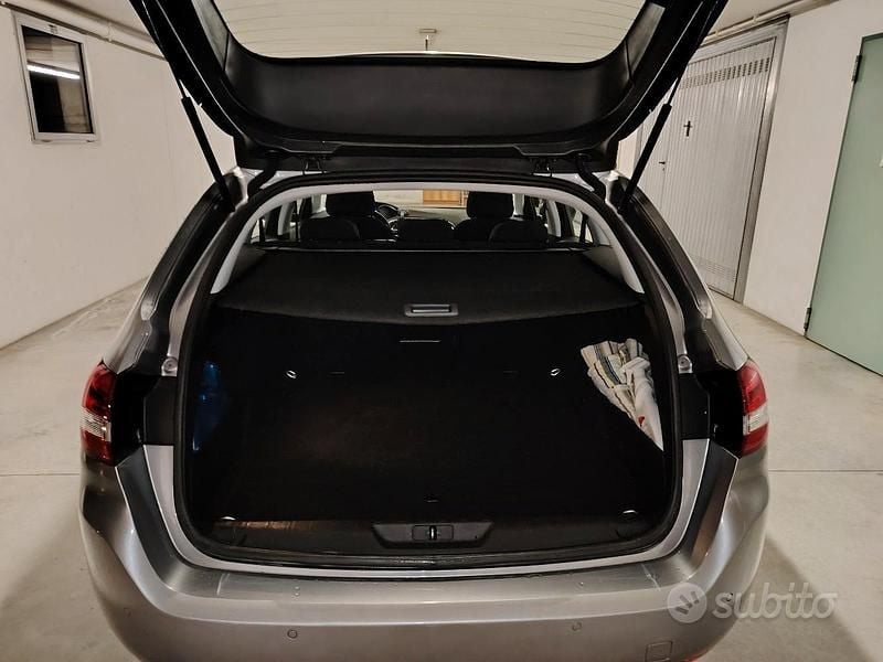 Usata Peugeot 308 SW Business-Line 120 CV (88 kW) 2017 Grigio Station wagon