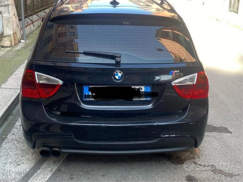 Nero Usata 2010 BMW 320 Sport Line Station wagon | 4000 € (Ottimo prezzo) - Immagine 1/4