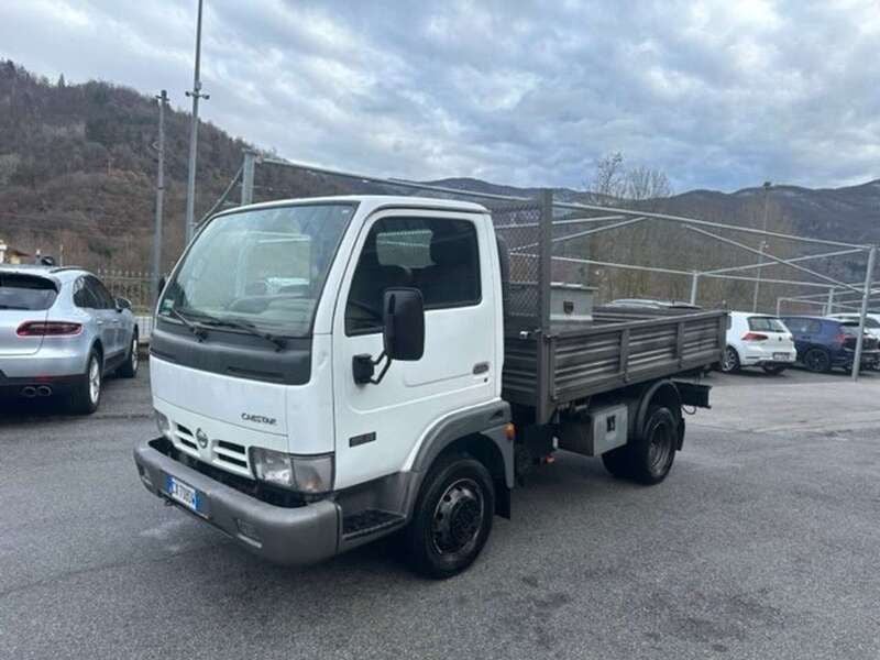 Bianco Usata 2005 Nissan Cabstar Pick-up | 11.000 € - Immagine 1/4