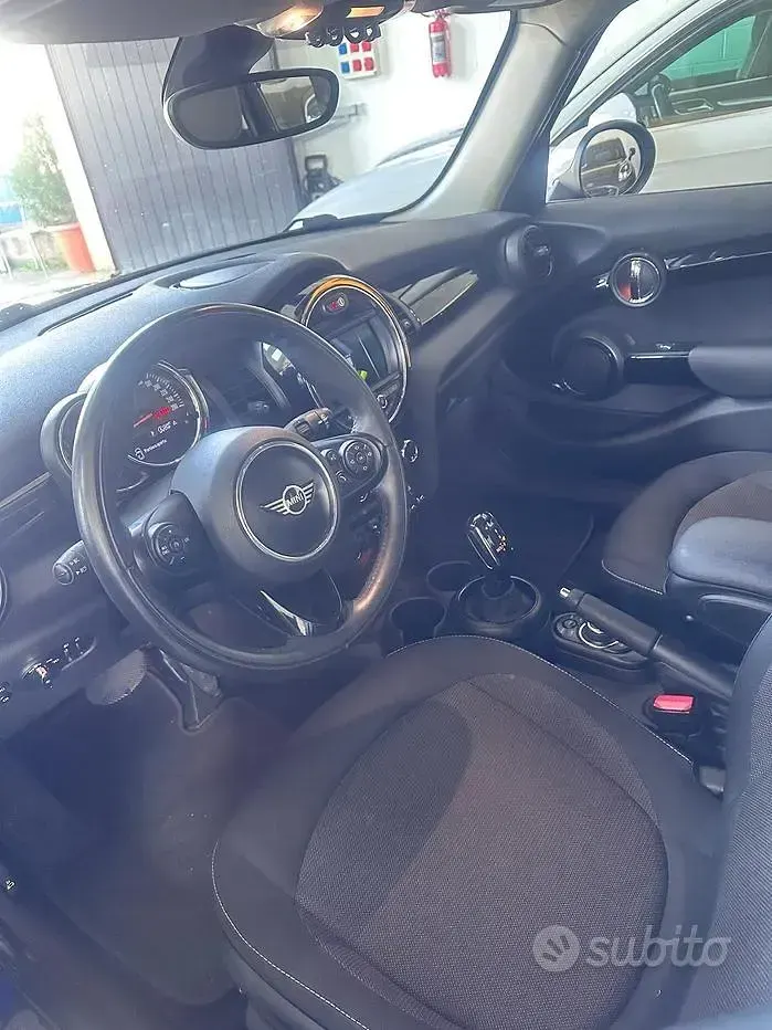 Usata Mini Cooper D Hype 116 CV (85 kW) 2018 Blu Utilitaria