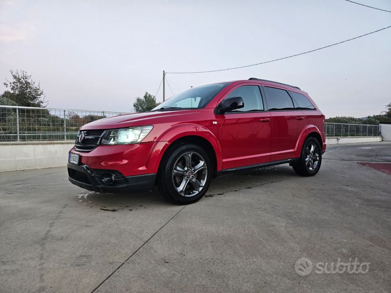 Rosso Usata 2015 Fiat Freemont Cross SUV | 6500 € (Ottimo prezzo) - Immagine 1/4