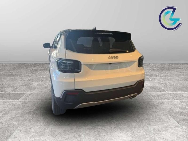 Usata Jeep Avenger Summit 101 CV (74 kW) 2024 Snow + tetto volcano SUV