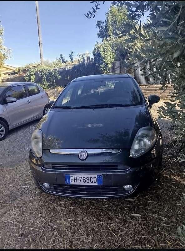 Usata Fiat Grande Punto Dynamic 77 CV (56 kW) 2009 Utilitaria