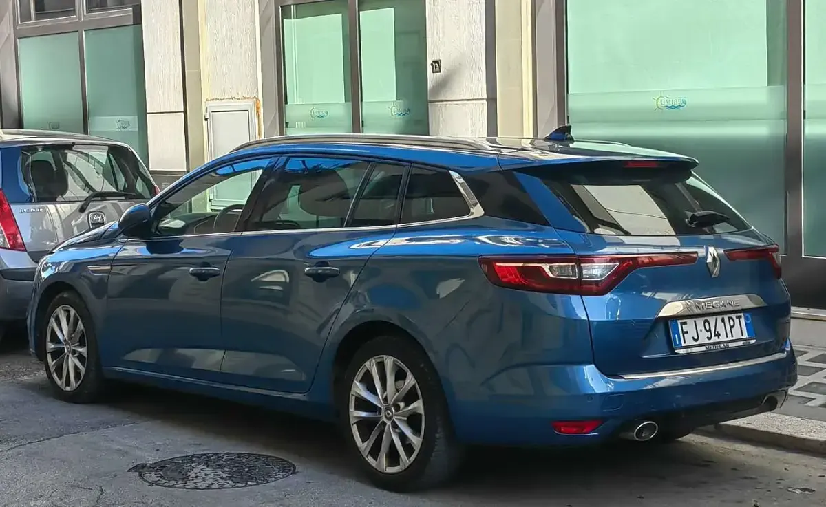 Usata Renault Mégane GrandTour 110 CV (80 kW) 2017 Blu/azzurro Station wagon