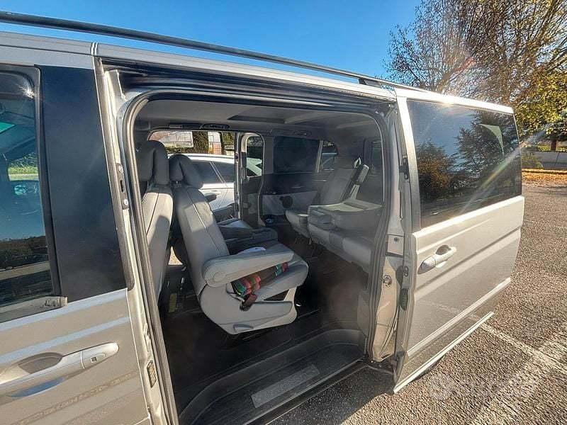 Usata Mercedes Viano 224 CV (164 kW) 2010 Grigio Monovolume