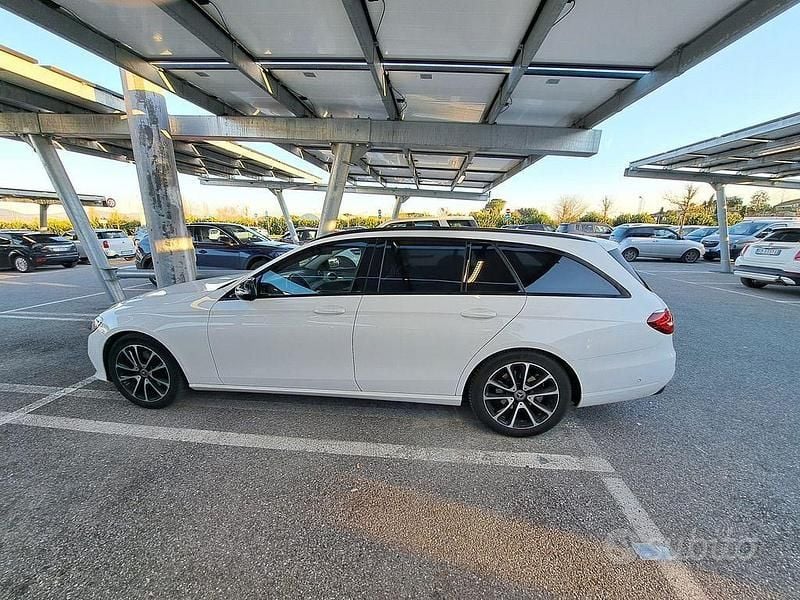 Gebraucht Mercedes E220 Premium 194 PS (142 kW) 2020 Weiß Kombi