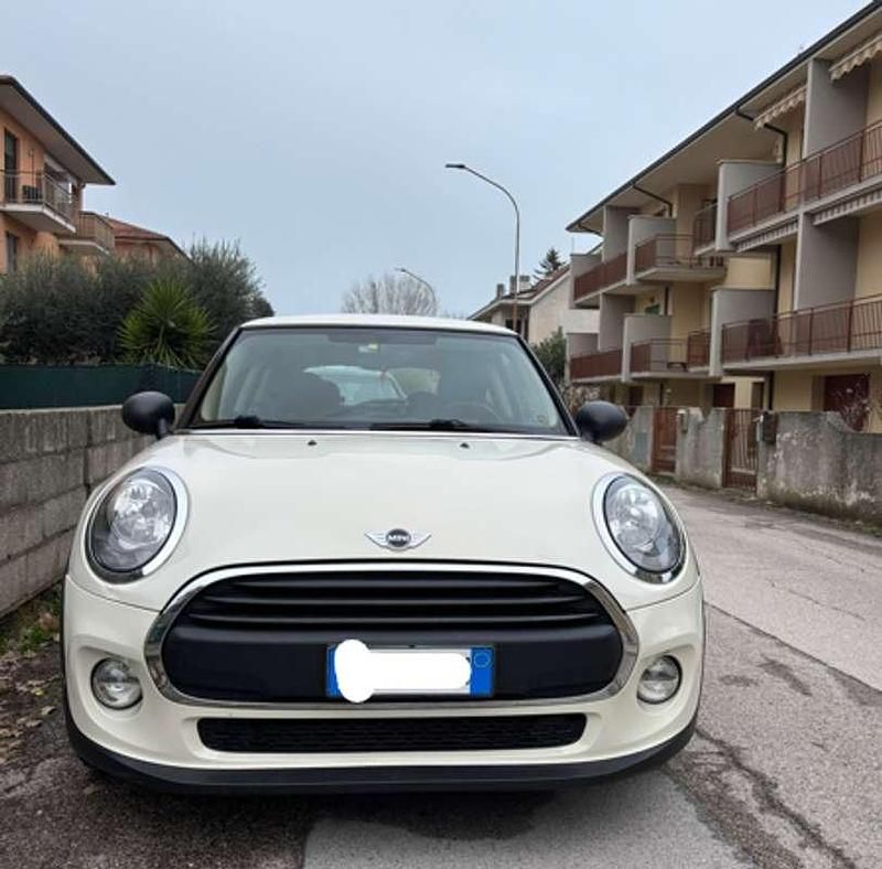 Usata Mini ONE 102 CV (75 kW) 2016 Bianco Utilitaria