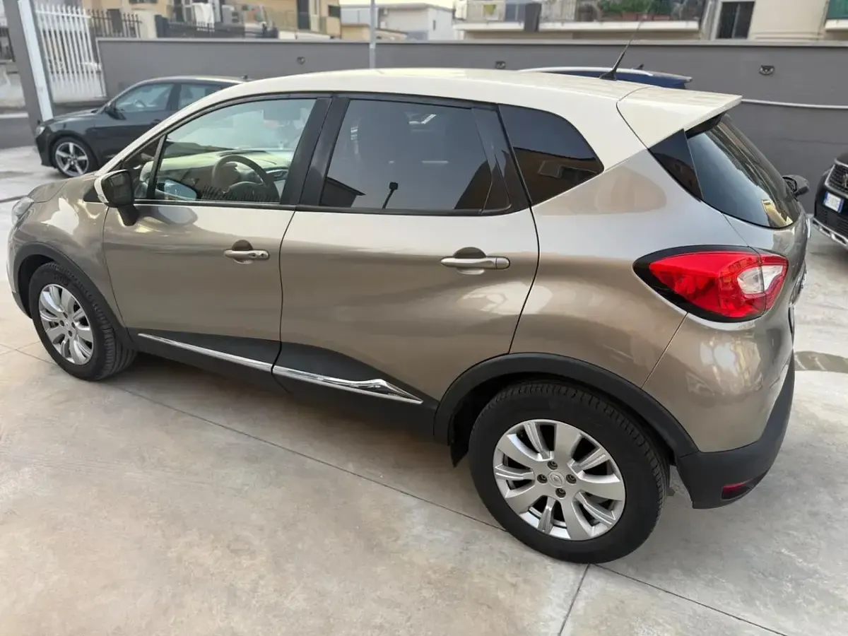 Usata Renault Captur 90 CV (66 kW) 2014 Beige SUV