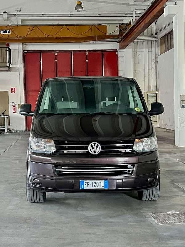 Usata VW Multivan Startline 140 CV (102 kW) 2011 Furgone