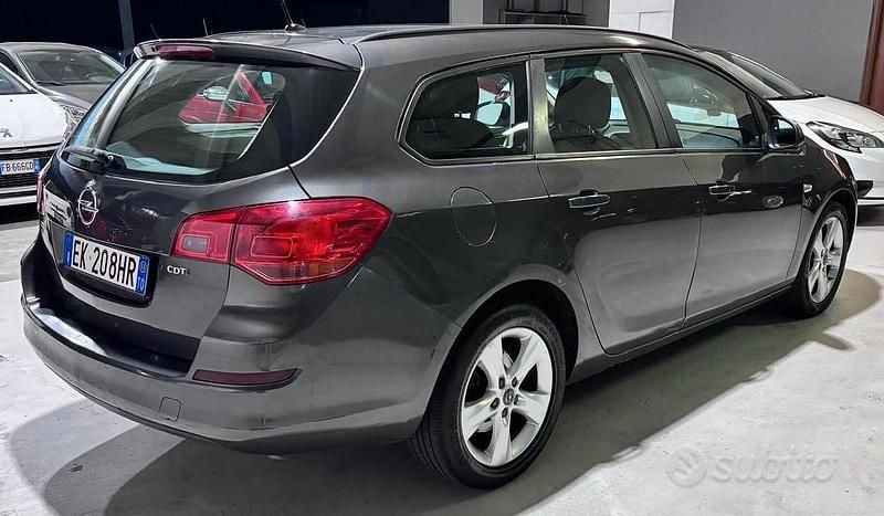 Occasion Opel Astra 110 ch (80 kW) 2011 Gris Berline