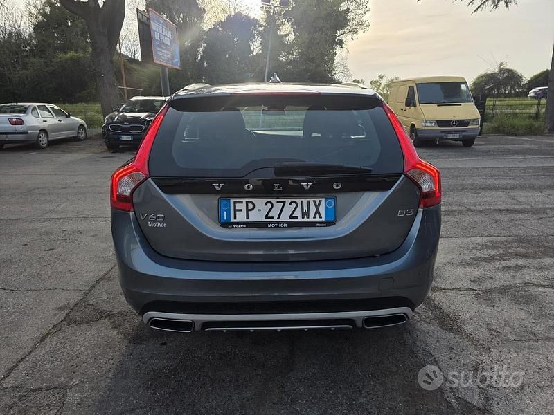Usata Volvo V60 CC Pro 149 CV (109 kW) 2018 Grigio Station wagon