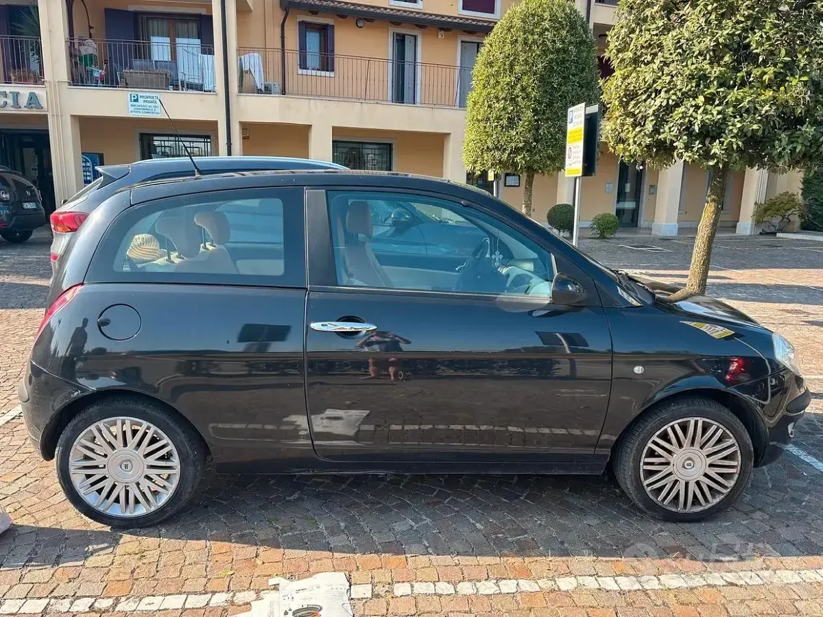 Usata Lancia Ypsilon 69 CV (50 kW) 2005 Utilitaria